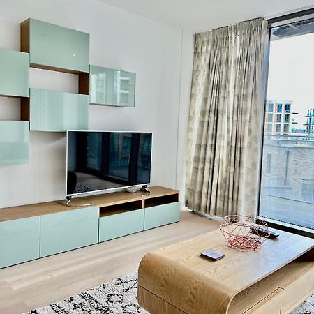 Luxury 2 Bedroom 2 Bathroom Apartment - London City Airport Exterior photo