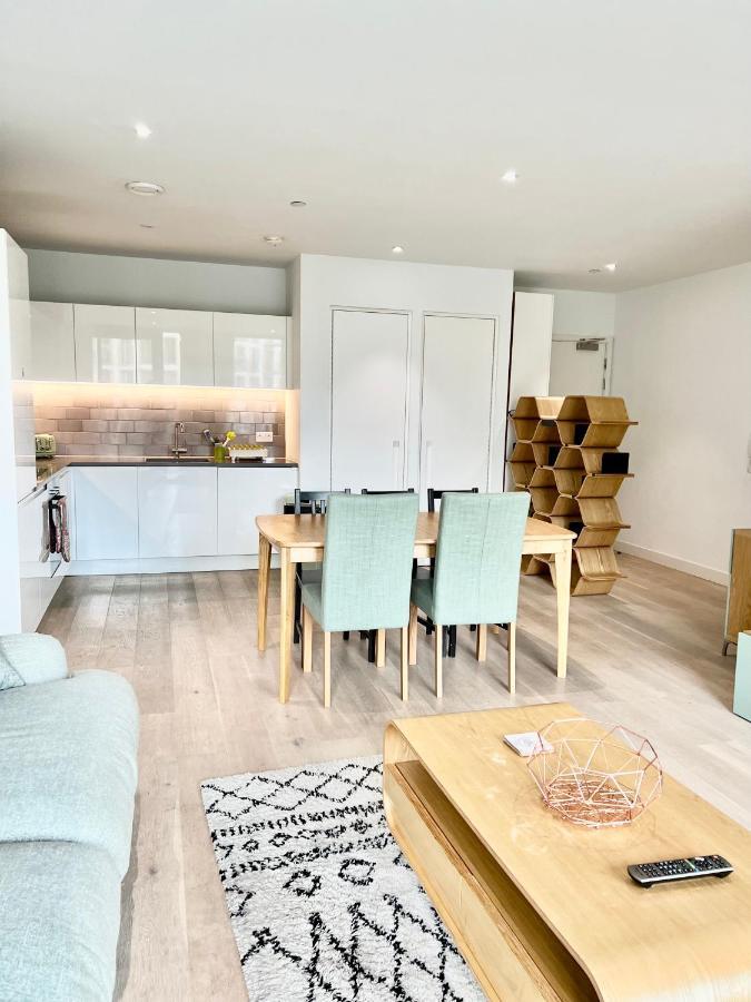 Luxury 2 Bedroom 2 Bathroom Apartment - London City Airport Exterior photo